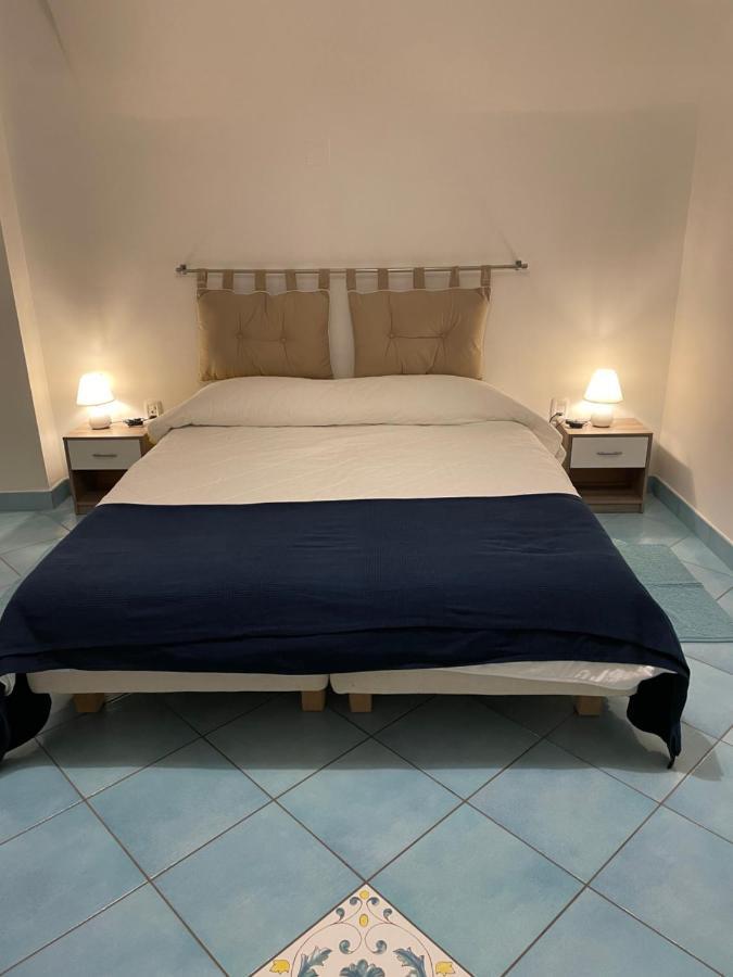 Atri Guest House เนเปิลส์ ภายนอก รูปภาพ